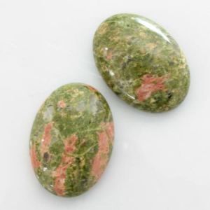 Cabochon, 25x18mm Oval:Epidote