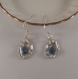 Earrings:2D Hearts